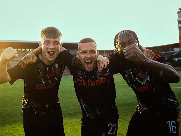 Víc než sto tisíc dresů za čtyři a půl roku. Sparta hlásí rekordní prodeje