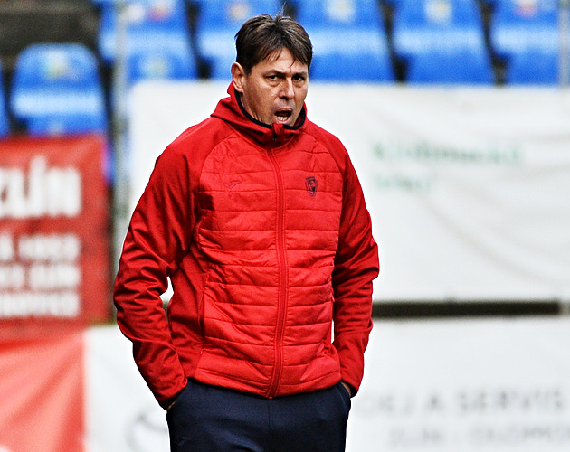 Takový hráč se vždycky hodí. Pardubický kouč je z Hlavatého nadšený