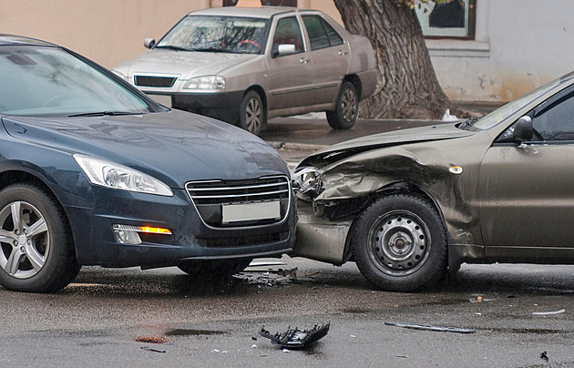 Počet nepojištěných vozidel klesá, objem škod dál roste, říká odborník