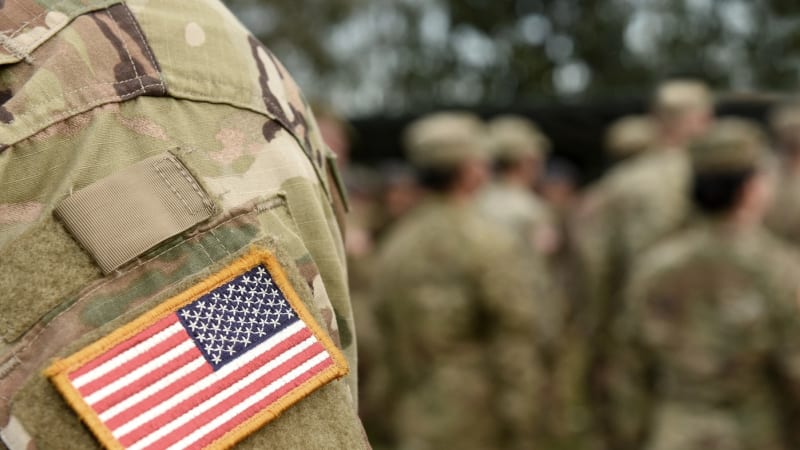 Schyluje se k akci? USA stahují vojáky z klíčových základen na Blízkém východě, napětí roste