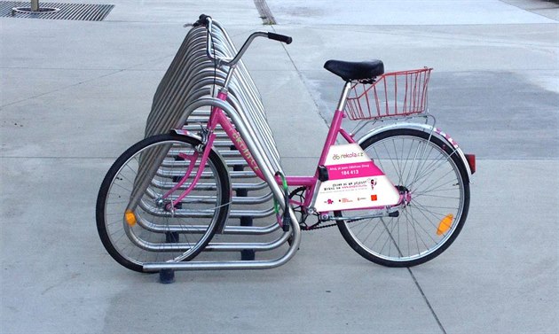 Sdílená kola se vrátí do Pardubic, lákadlem budou i slevy. Smlouva však chybí