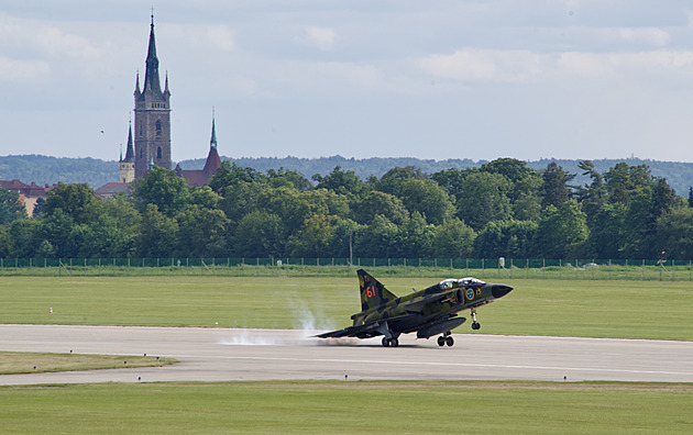 Obrana schválila modernizaci letiště v Čáslavi, vzlétat odtud budou letouny F-35