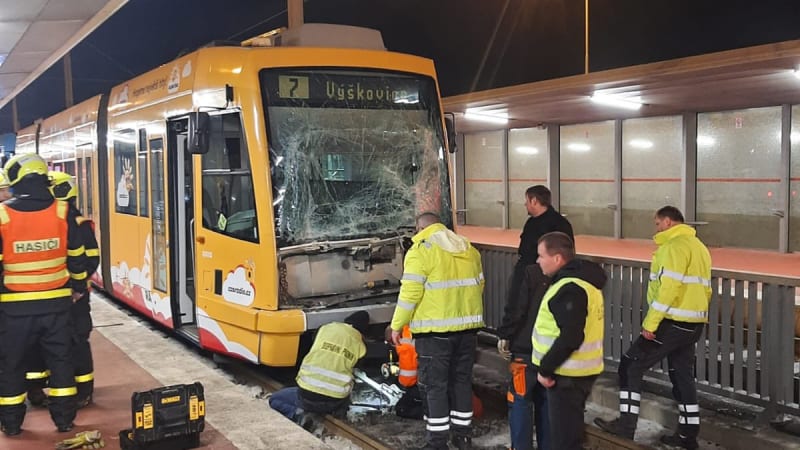 V Ostravě se srazily tramvaje. Na místě jsou zranění, zasahují všechny složky IZS