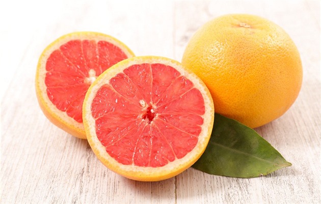 Sezóna pomela a grepu vrcholí v lednu a únoru. Přidejte je do zimních salátů