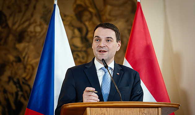 Trump nás do Rady míru zatím nepozval, poplatek je ale nemyslitelný, řekl Macinka