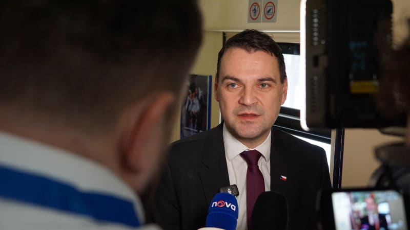 Česku nedorazila pozvánka do Rady míru. Cena za účast je nemyslitelná, myslí si Macinka