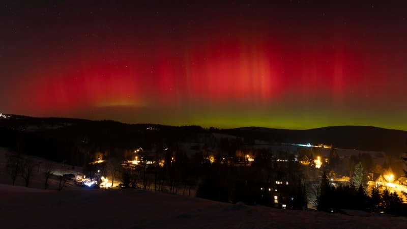 Polární záře nad Českem OBRAZEM: Podívejte se na nejlepší záběry unikátní vesmírné podívané