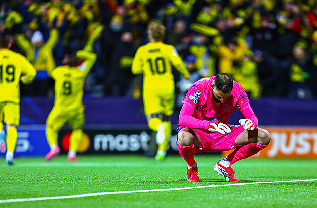 ONLINE: Bodö/Glimt senzačně porazil Manchester City. Do akce jde Arsenal i Real