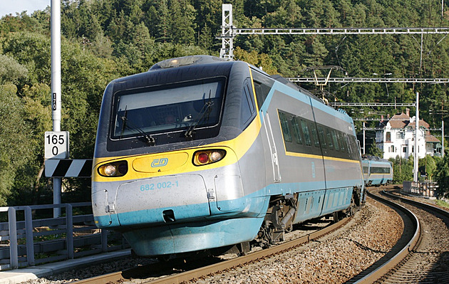 Srážka vlaku s člověkem u Svitav na hodinu zastavila koridor mezi Prahou a Moravou