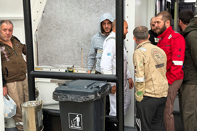 Íránské lodě zasáhly v iráckých vodách dva tankery. Jeden člen posádky zemřel