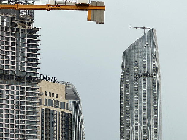 Dron zasáhl luxusní čtvrť v Dubaji, Izraelci zaútočili na Bejrút