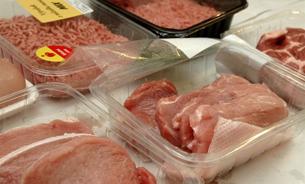 Vyhazujete jídlo z akce do koše? Mikrotenový sáček je zabiják čerstvosti, zkuste tento trik