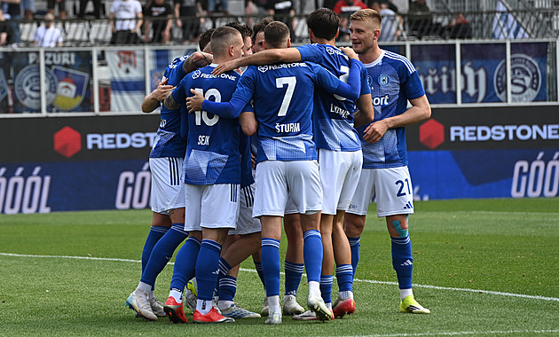 Sigma - Slovácko 2:1, úspěšná Hapalova premiéra, hosté dohrávali v devíti