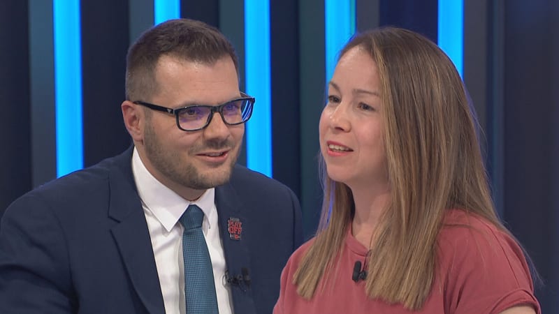 Díky vám máme míň funkčních elektráren než pohlaví, vmetl Krňanský Šebelové. Ta se rozesmála