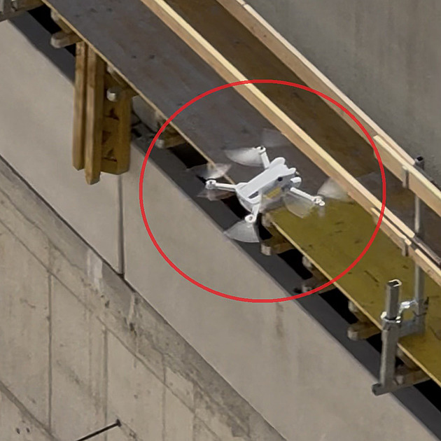 Metry od tragédie. Dron kroužil kolem heliportu a ohrožoval vrtulník záchranářů