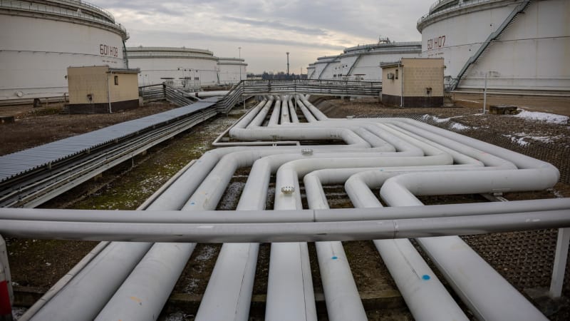 Do Maďarska i Slovenska opět proudí ropa Družbou. Odstávka trvala tři měsíce