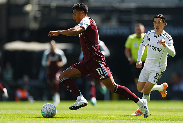 ONLINE: Fulham čelí Aston Ville, pak Wolverhampton vyzve Tottenham