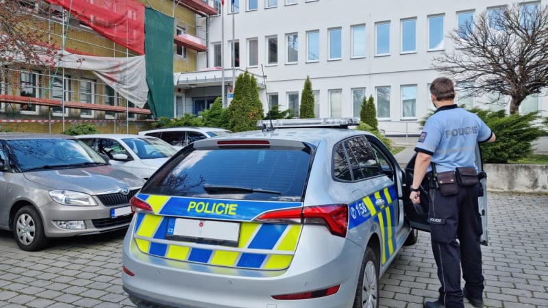 Útok kyselinou na pražský bar: Hrozný smrad. Jak výkaly nebo ponožky, rozčilují se sousedé