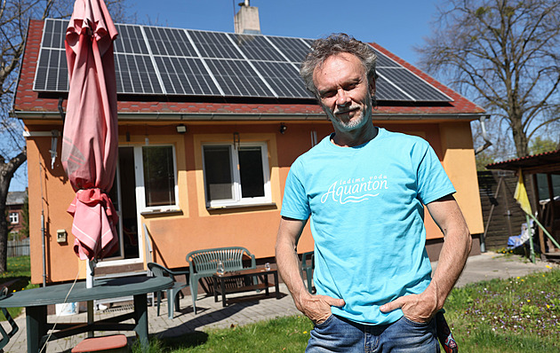 Sousedé jim trhali střechu, tlupy s mačetami. Přesto z Bedřišky nechci, říká obyvatel