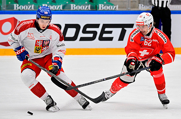 ONLINE: Česko - Švýcarsko 0:2. Dva rychlé góly hned na úvod, autory Knak a Suter