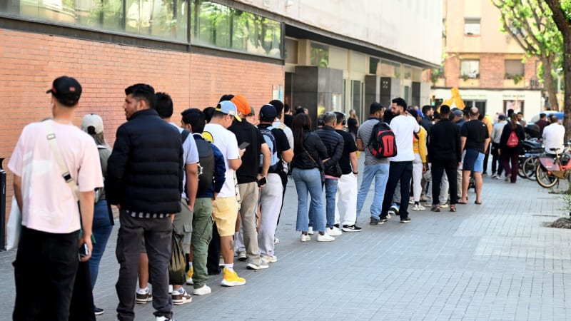 Česko nadále odmítá přerozdělování migrantů v rámci paktu EU, oznámil Metnar