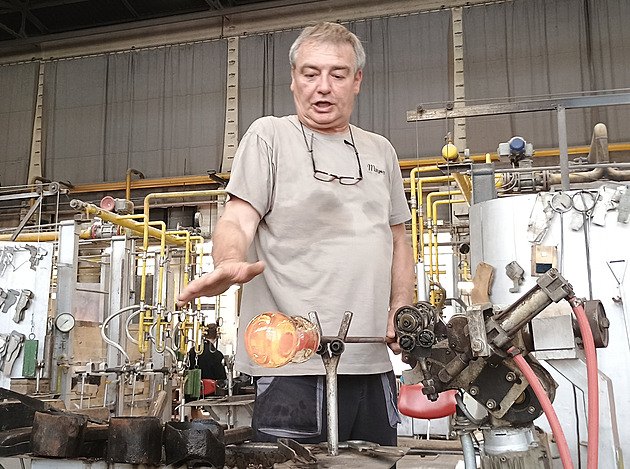 Křišťálová dokonalost. V Moseru vyrábějí festivalové ceny, chystají jednu specialitu